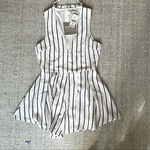 Romper - size small - Picture 7 of 8